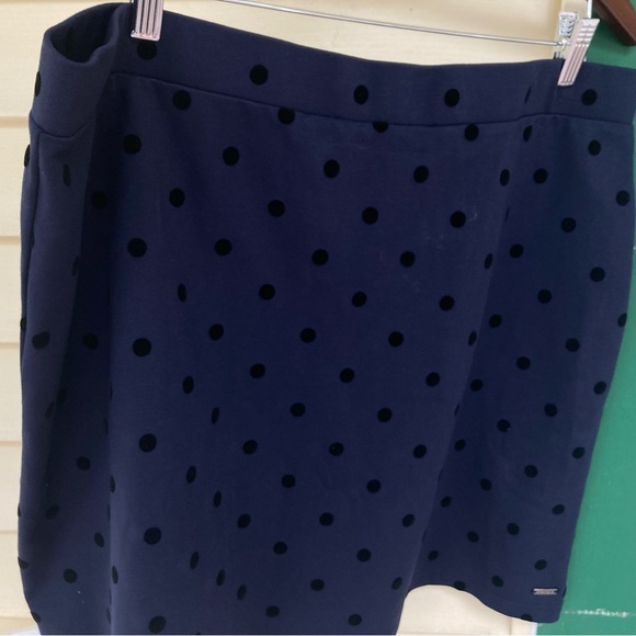 LAST CALL going out of business!
polka dot above knee straight skirt size 14 NWT - Picture 12 of 16